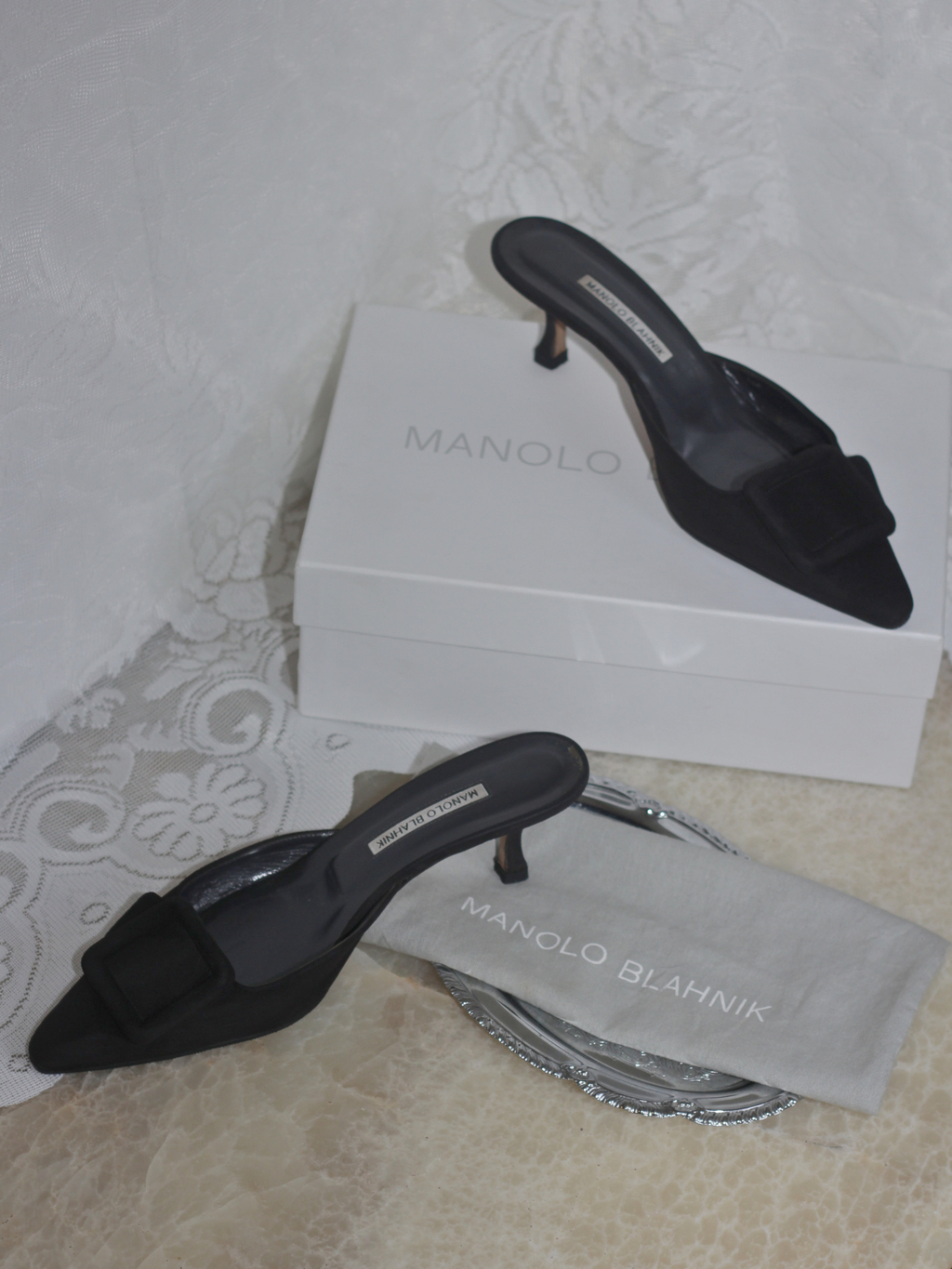 Manolo Blahnik Maysale Buckle Heel 50mm in Black - Size 40